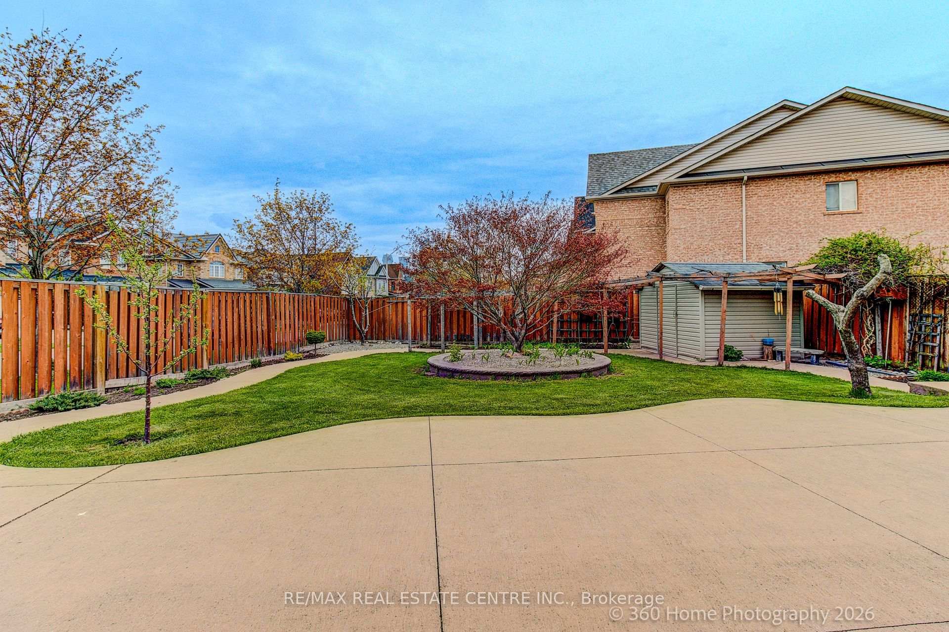 Photo 34 of 806 White Clover Way, Mississauga, East Credit — HOMEH