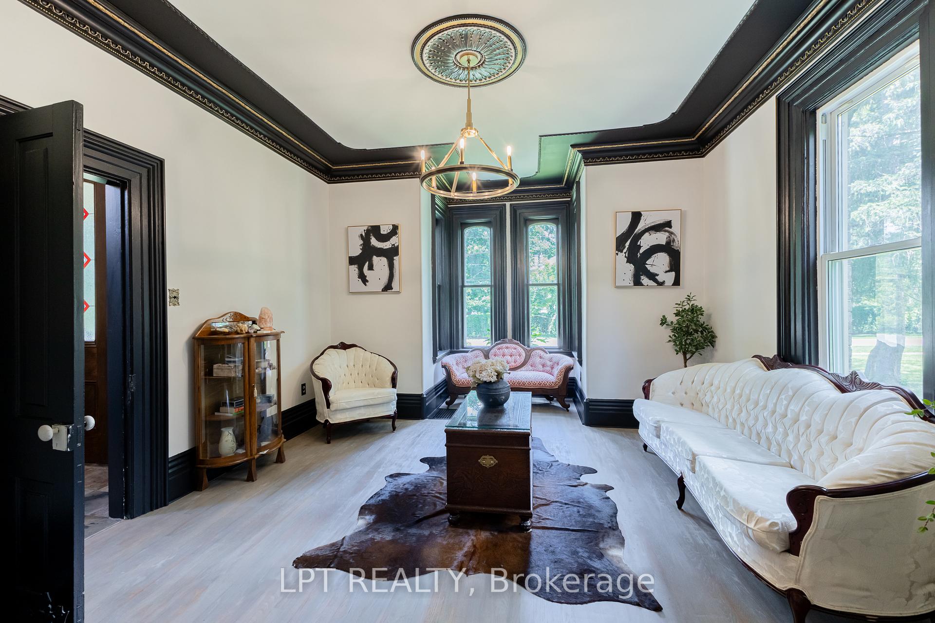 Photo 4 of 283 Hastings Street, North Middlesex, Parkhill — HOMEH
