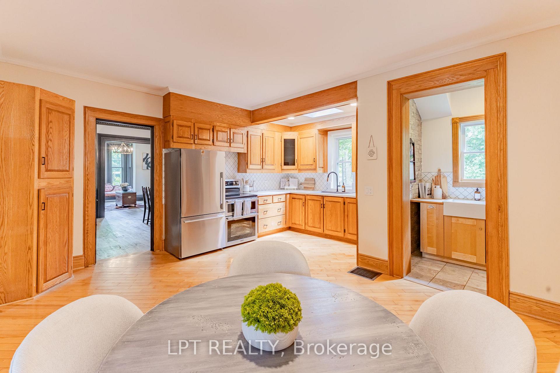 Photo 9 of 283 Hastings Street, North Middlesex, Parkhill — HOMEH