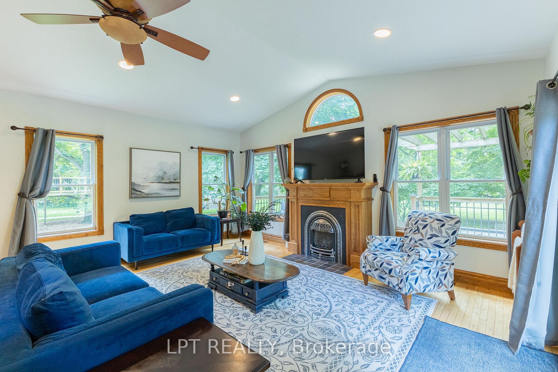 Photo 14 of 283 Hastings Street, North Middlesex, Parkhill — HOMEH