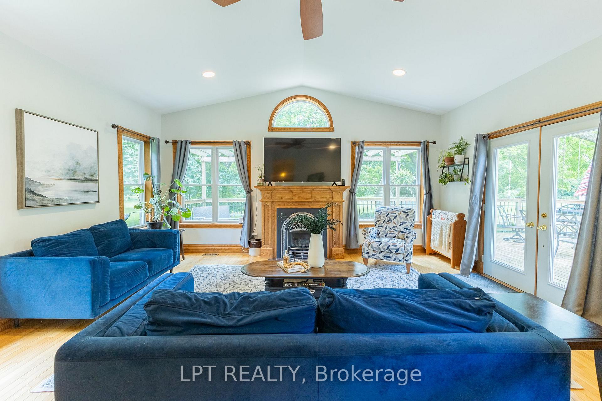 Photo 15 of 283 Hastings Street, North Middlesex, Parkhill — HOMEH