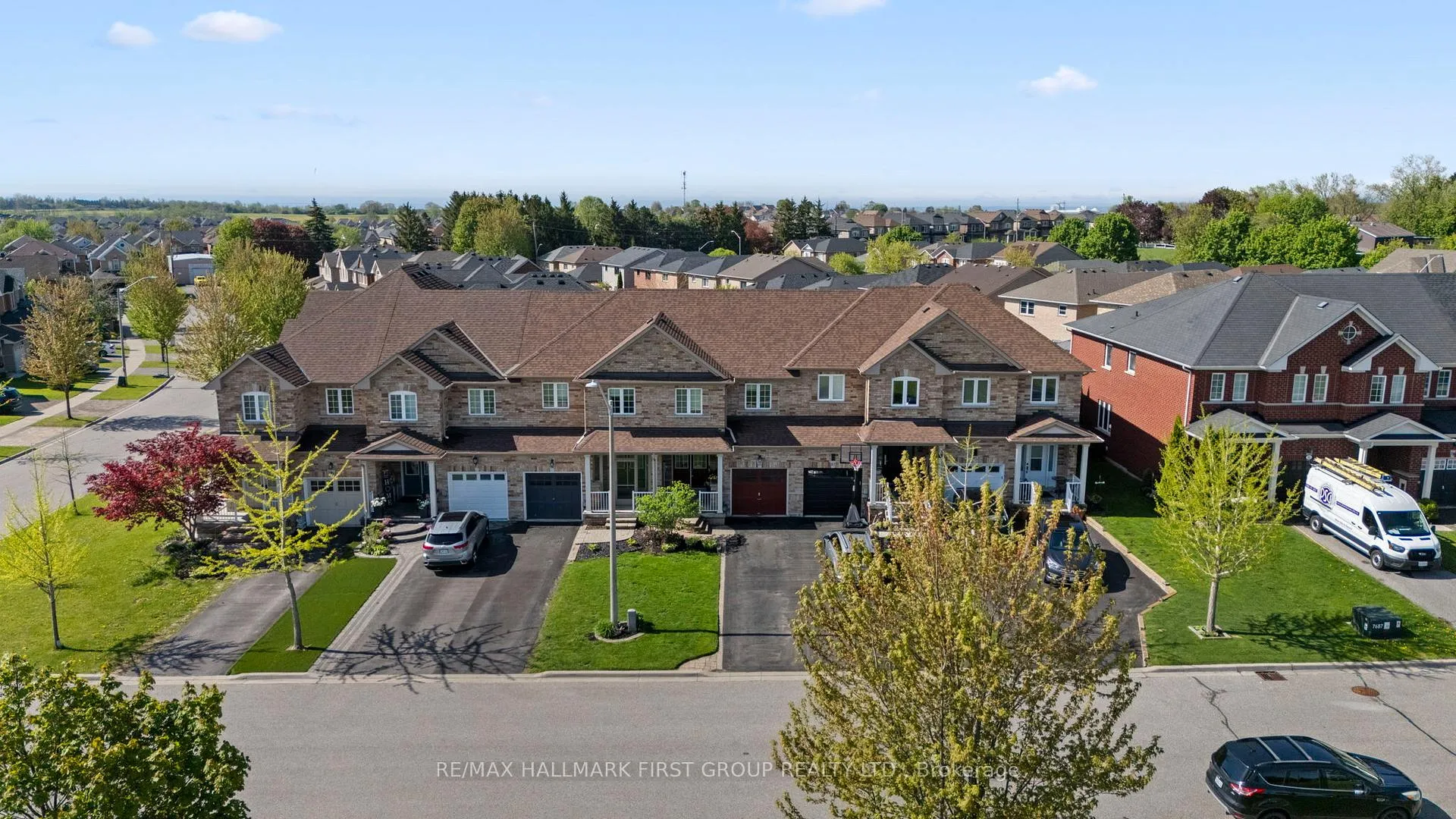 Photo 2 of 89 Eastfield Crescent, Clarington, Courtice — HOMEH