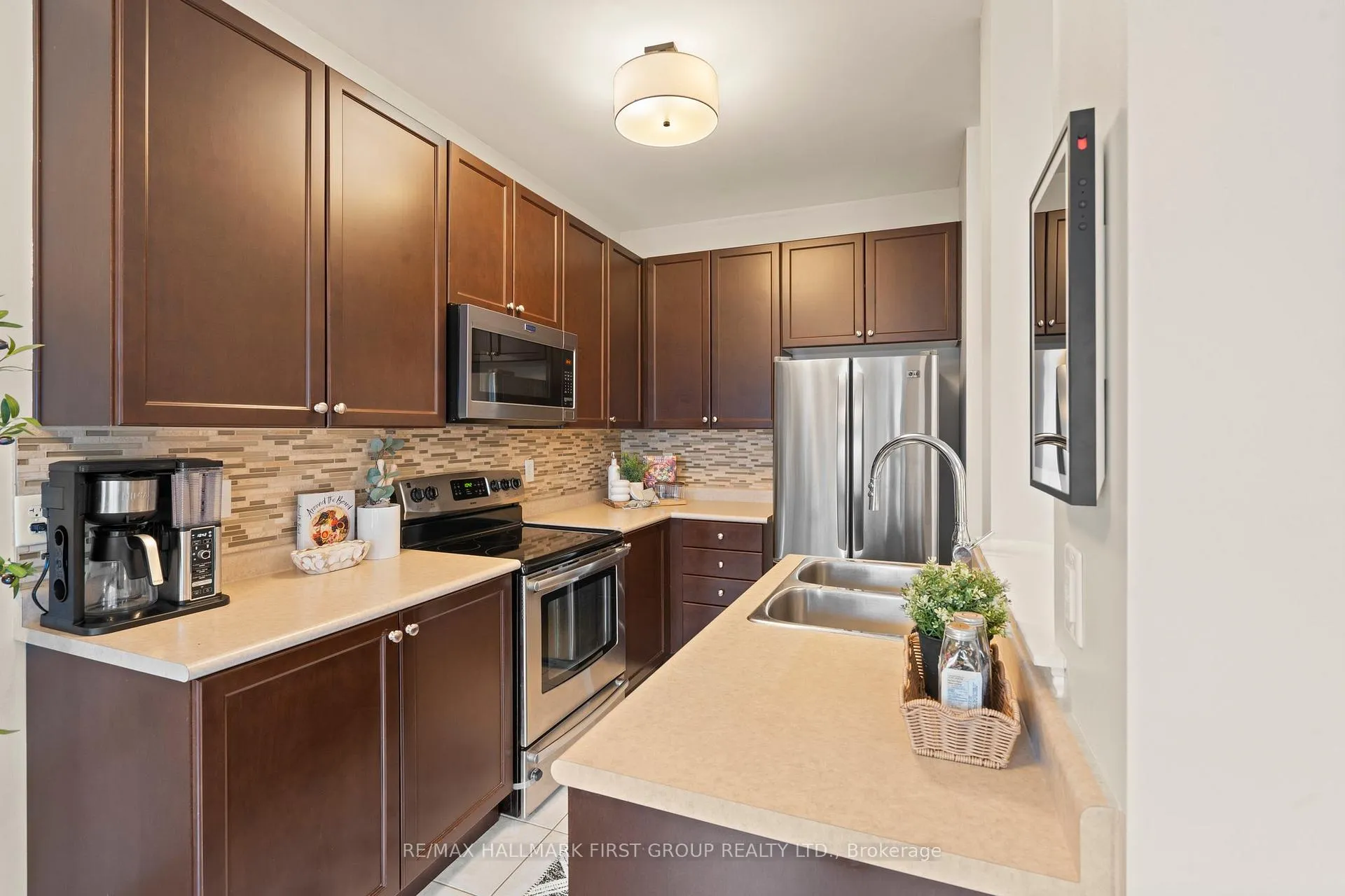 Photo 21 of 89 Eastfield Crescent, Clarington, Courtice — HOMEH