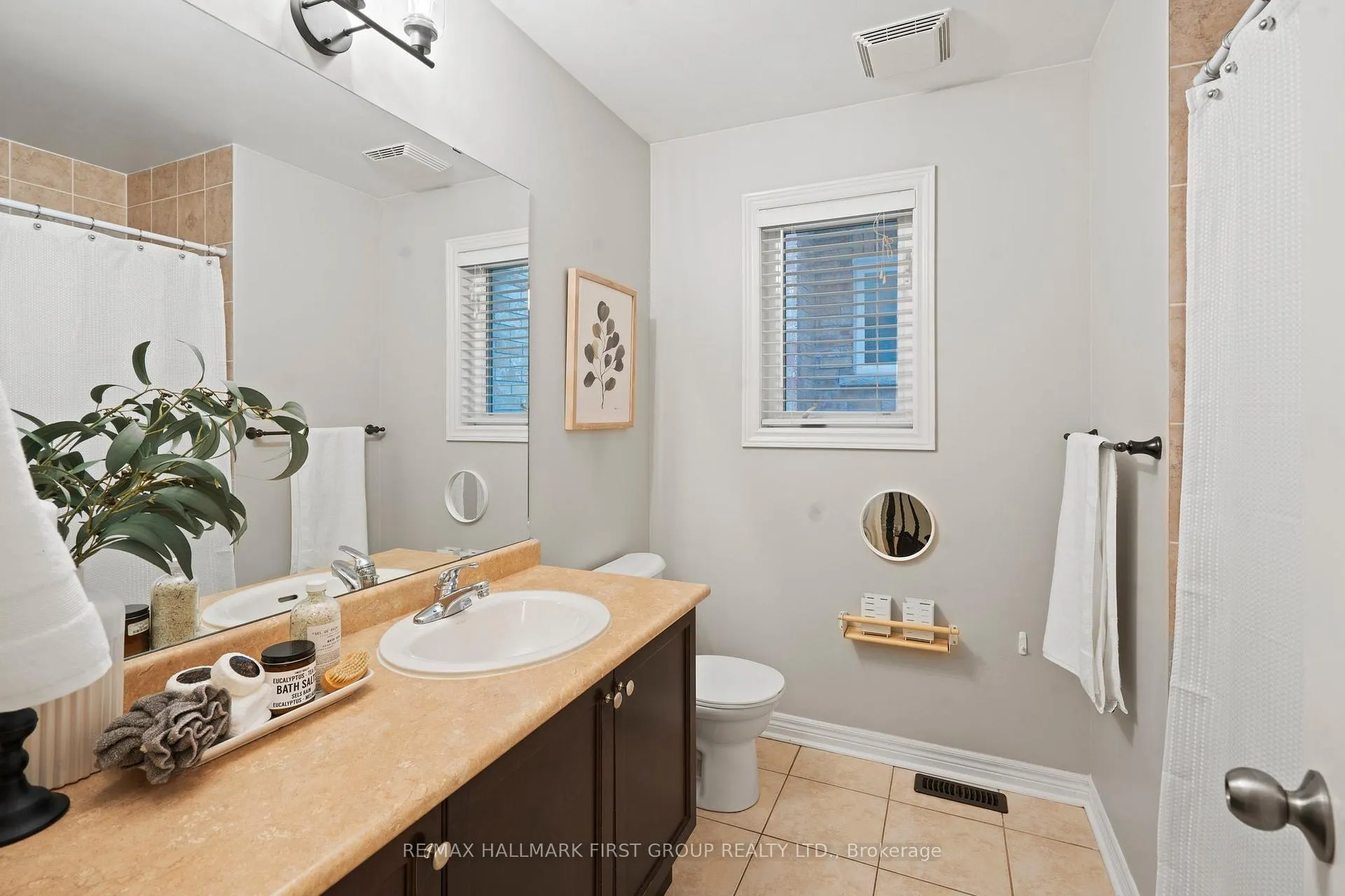 Photo 32 of 89 Eastfield Crescent, Clarington, Courtice — HOMEH