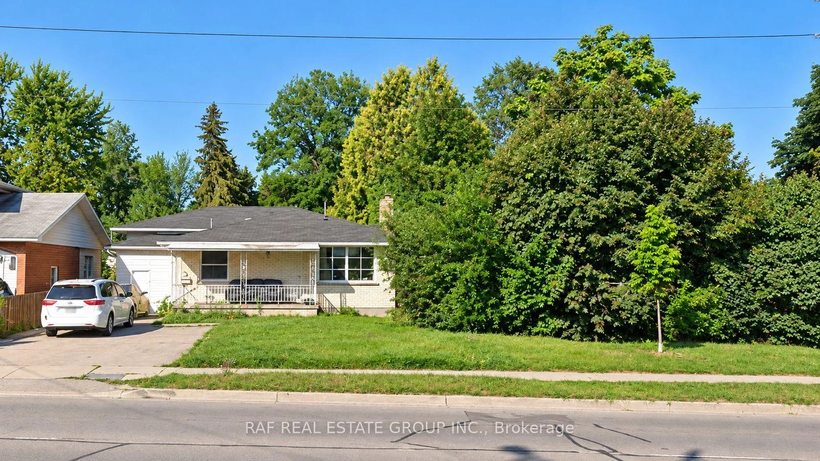 Photo of 1325 Highbury Avenue N