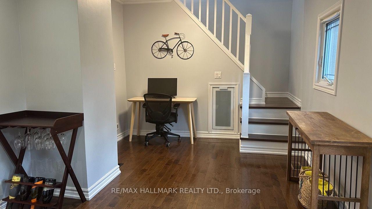 Photo 5 of 15 Daniels Street, Etobicoke, Stonegate-Queensway — HOMEH