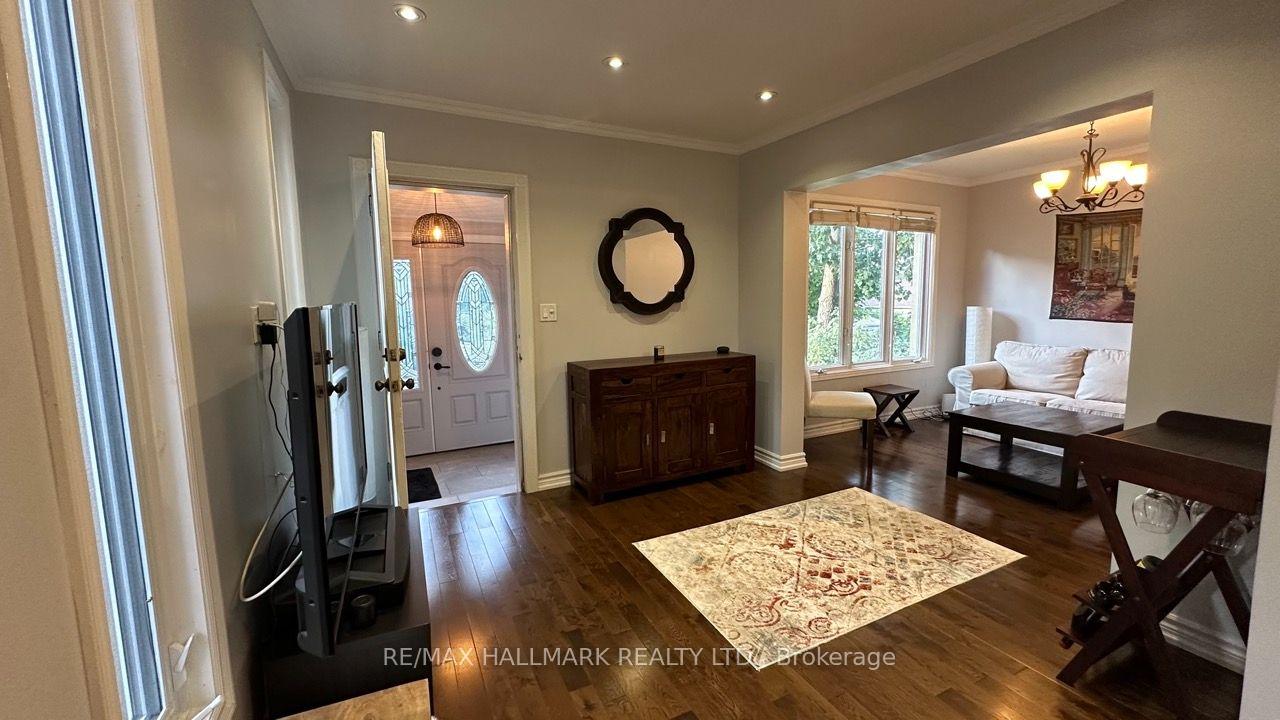 Photo 7 of 15 Daniels Street, Etobicoke, Stonegate-Queensway — HOMEH