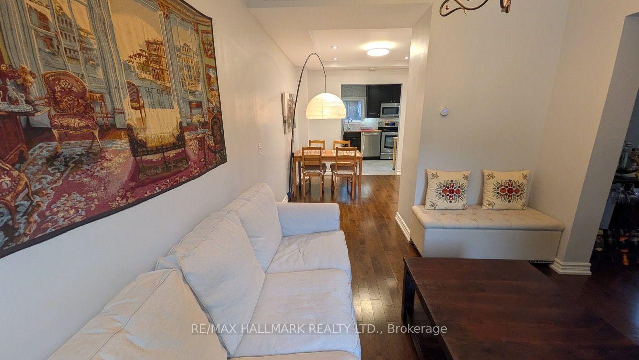 Photo 13 of 15 Daniels Street, Etobicoke, Stonegate-Queensway — HOMEH
