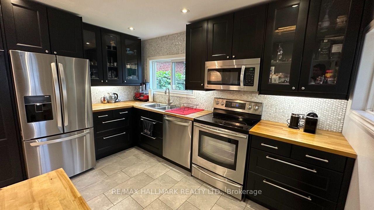 Photo 17 of 15 Daniels Street, Etobicoke, Stonegate-Queensway — HOMEH