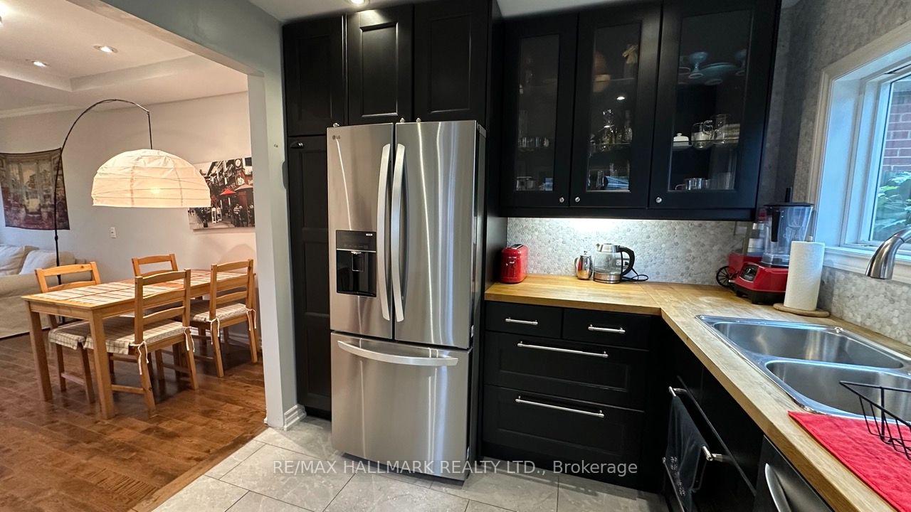 Photo 20 of 15 Daniels Street, Etobicoke, Stonegate-Queensway — HOMEH