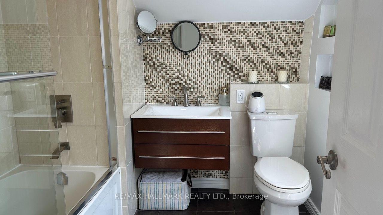 Photo 34 of 15 Daniels Street, Etobicoke, Stonegate-Queensway — HOMEH