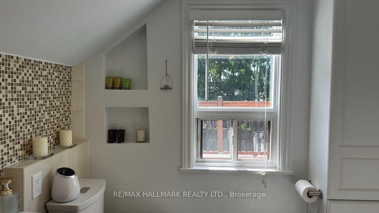 Photo 35 of 15 Daniels Street, Etobicoke, Stonegate-Queensway — HOMEH