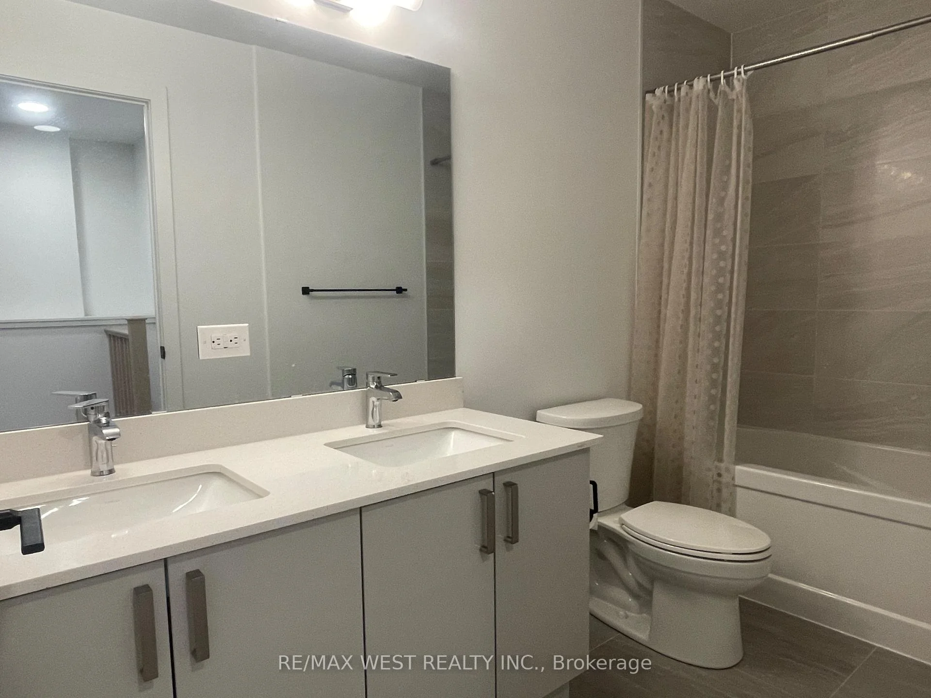 Photo 26 of Unit 107, 2782 Barton Street E, Hamilton, Riverdale — HOMEH