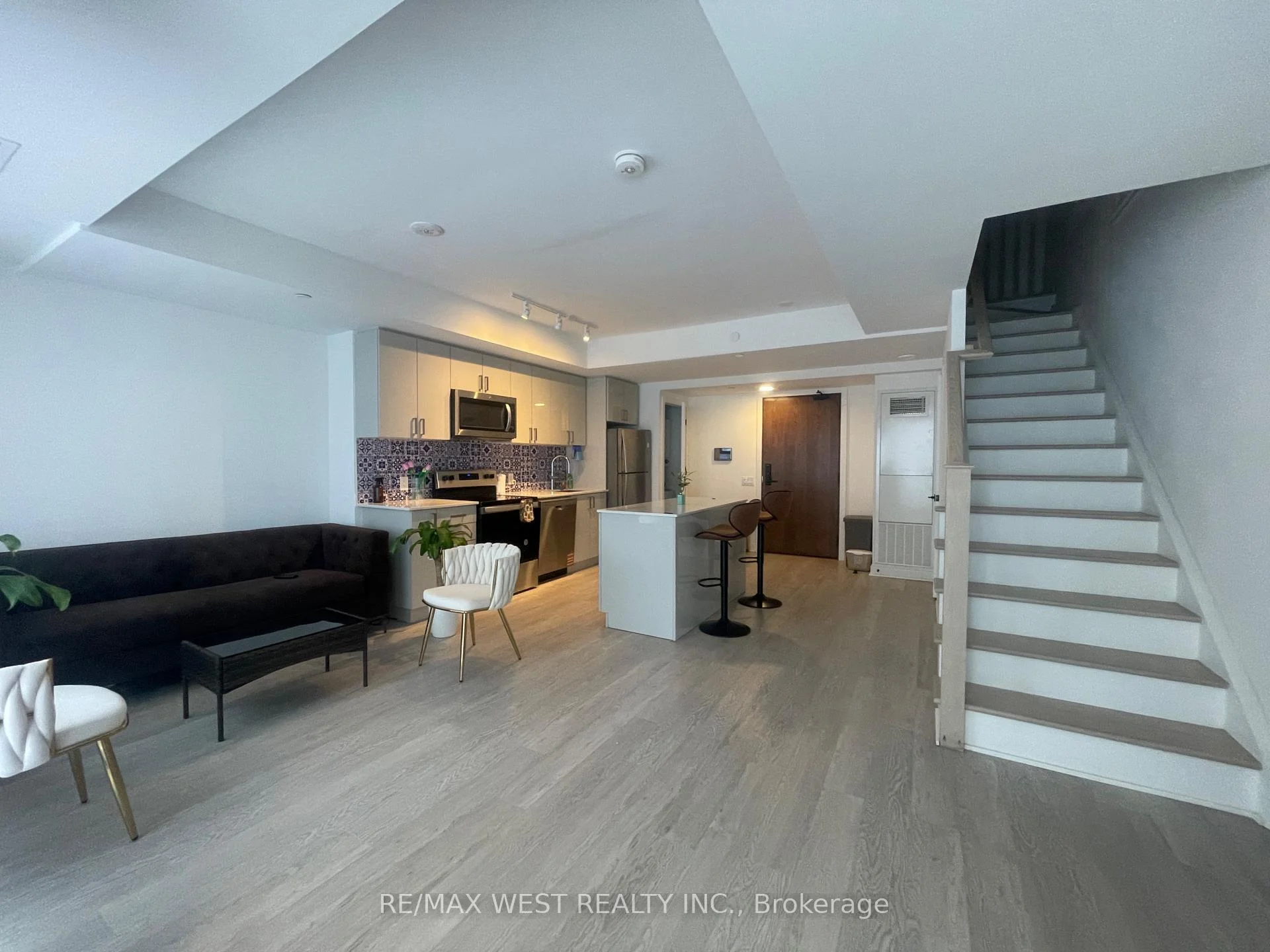 Photo 8 of Unit 107, 2782 Barton Street E, Hamilton, Riverdale — HOMEH