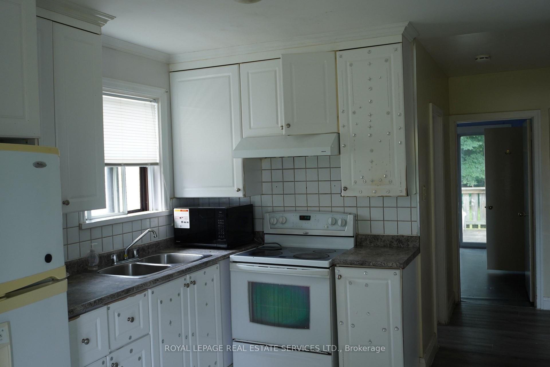Photo 12 of Unit Main, 12 Coniston Road, Scarborough, Clairlea-Birchmount — HOMEH