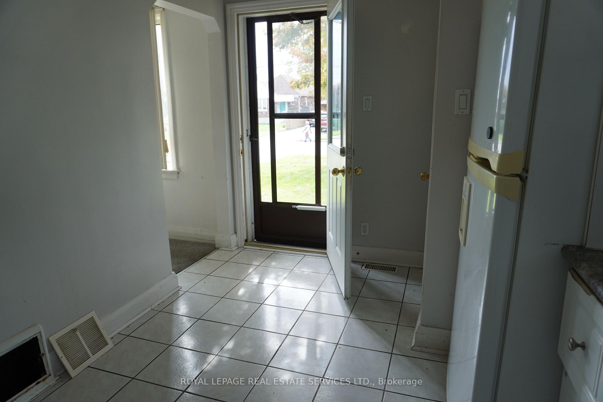 Photo 59 of Unit Main, 12 Coniston Road, Scarborough, Clairlea-Birchmount — HOMEH