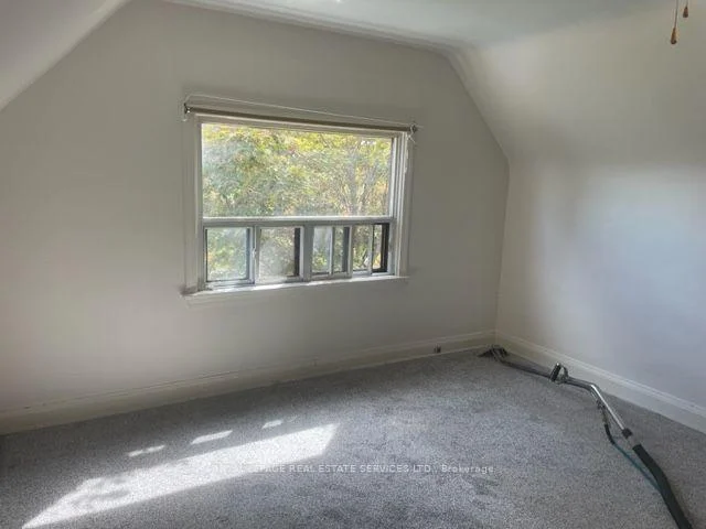 Photo 5 of Unit Main, 12 Coniston Road, Scarborough, Clairlea-Birchmount — HOMEH