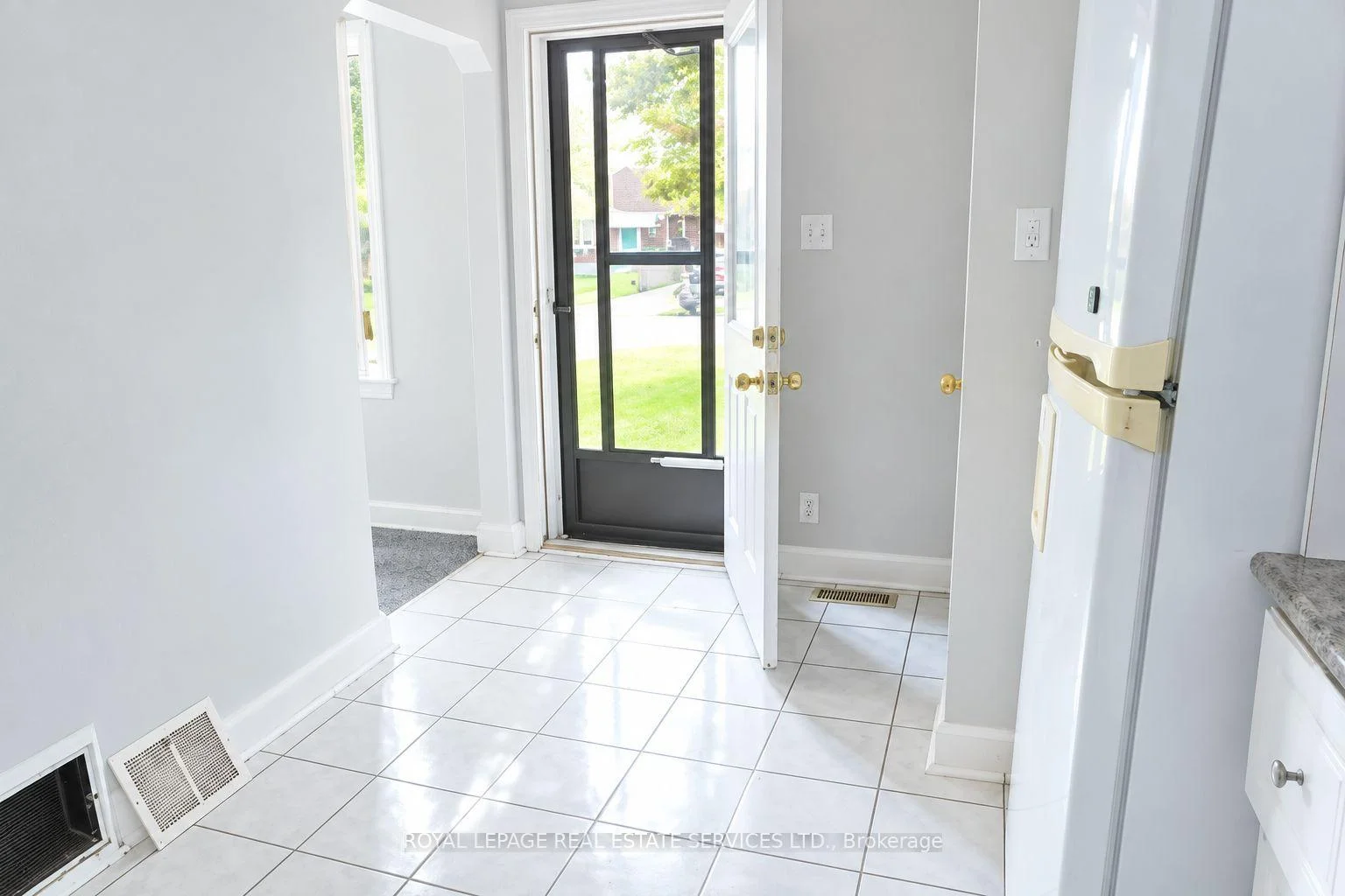 Photo 58 of Unit Main, 12 Coniston Road, Scarborough, Clairlea-Birchmount — HOMEH