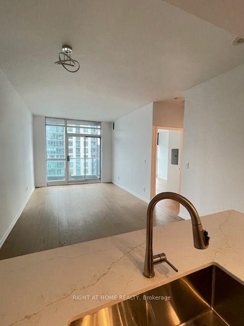Photo 5 of Unit 2506, 219 Fort York Boulevard, Toronto, Niagara — HOMEH