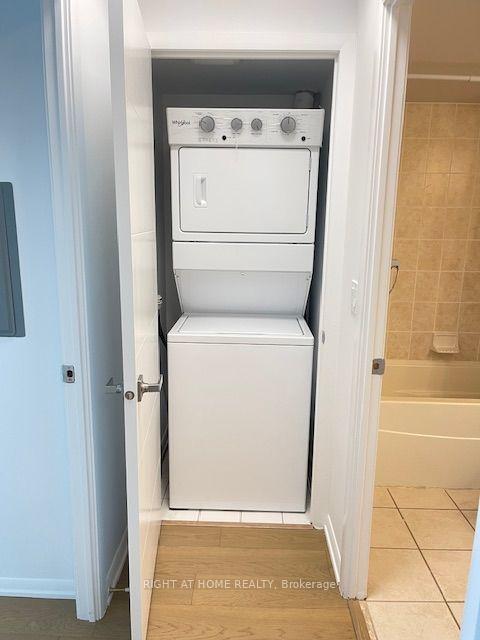 Photo 9 of Unit 2506, 219 Fort York Boulevard, Toronto, Niagara — HOMEH