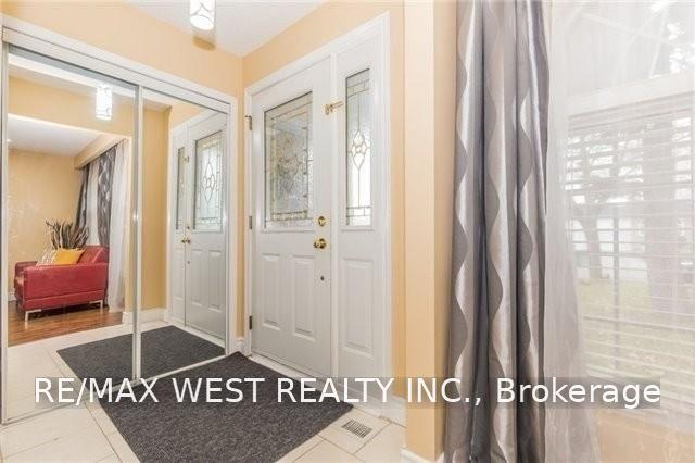 Photo 2 of Unit Upper, 82 Marchbank Crescent, Brampton, Central Park — HOMEH
