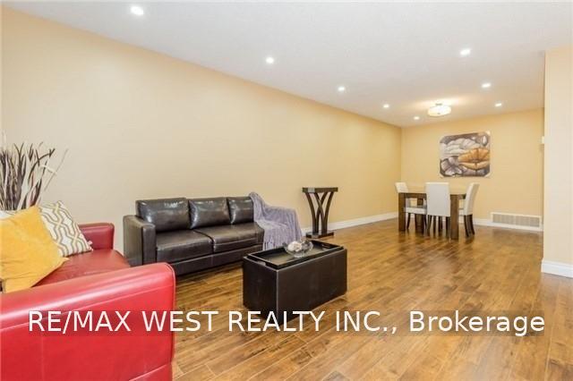 Photo 3 of Unit Upper, 82 Marchbank Crescent, Brampton, Central Park — HOMEH
