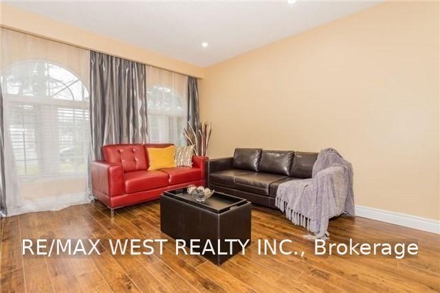 Photo 4 of Unit Upper, 82 Marchbank Crescent, Brampton, Central Park — HOMEH