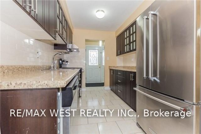 Photo 7 of Unit Upper, 82 Marchbank Crescent, Brampton, Central Park — HOMEH