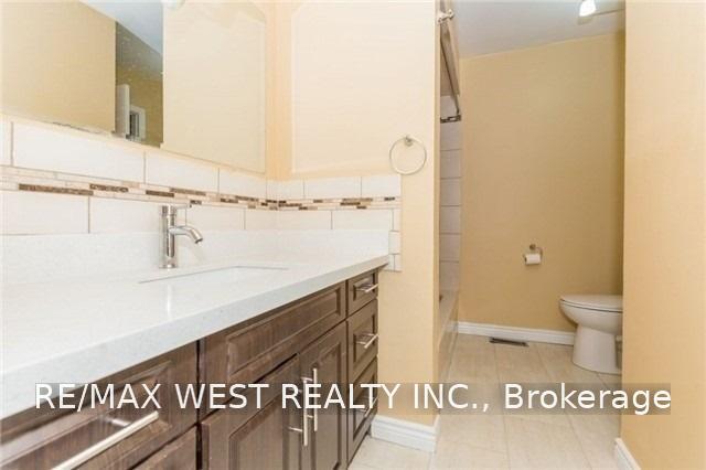 Photo 12 of Unit Upper, 82 Marchbank Crescent, Brampton, Central Park — HOMEH