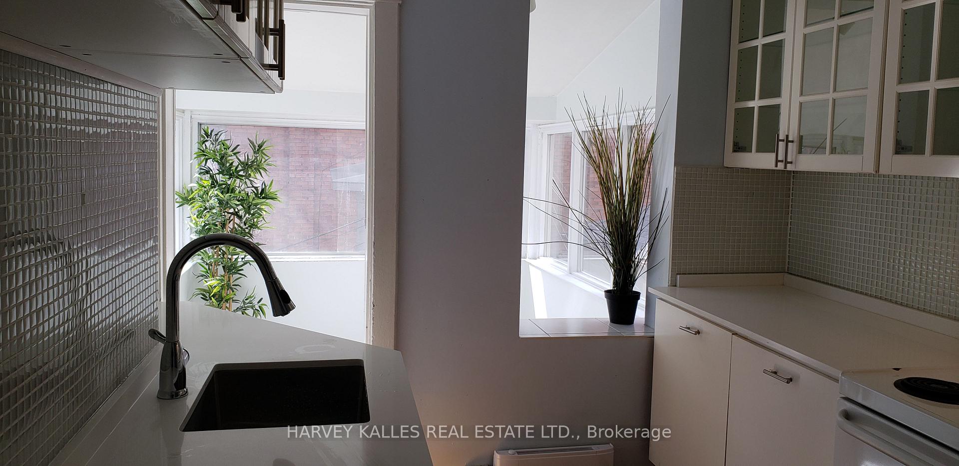 Photo 9 of Unit Upper, 4 Marchmount Road, Toronto, Wychwood — HOMEH