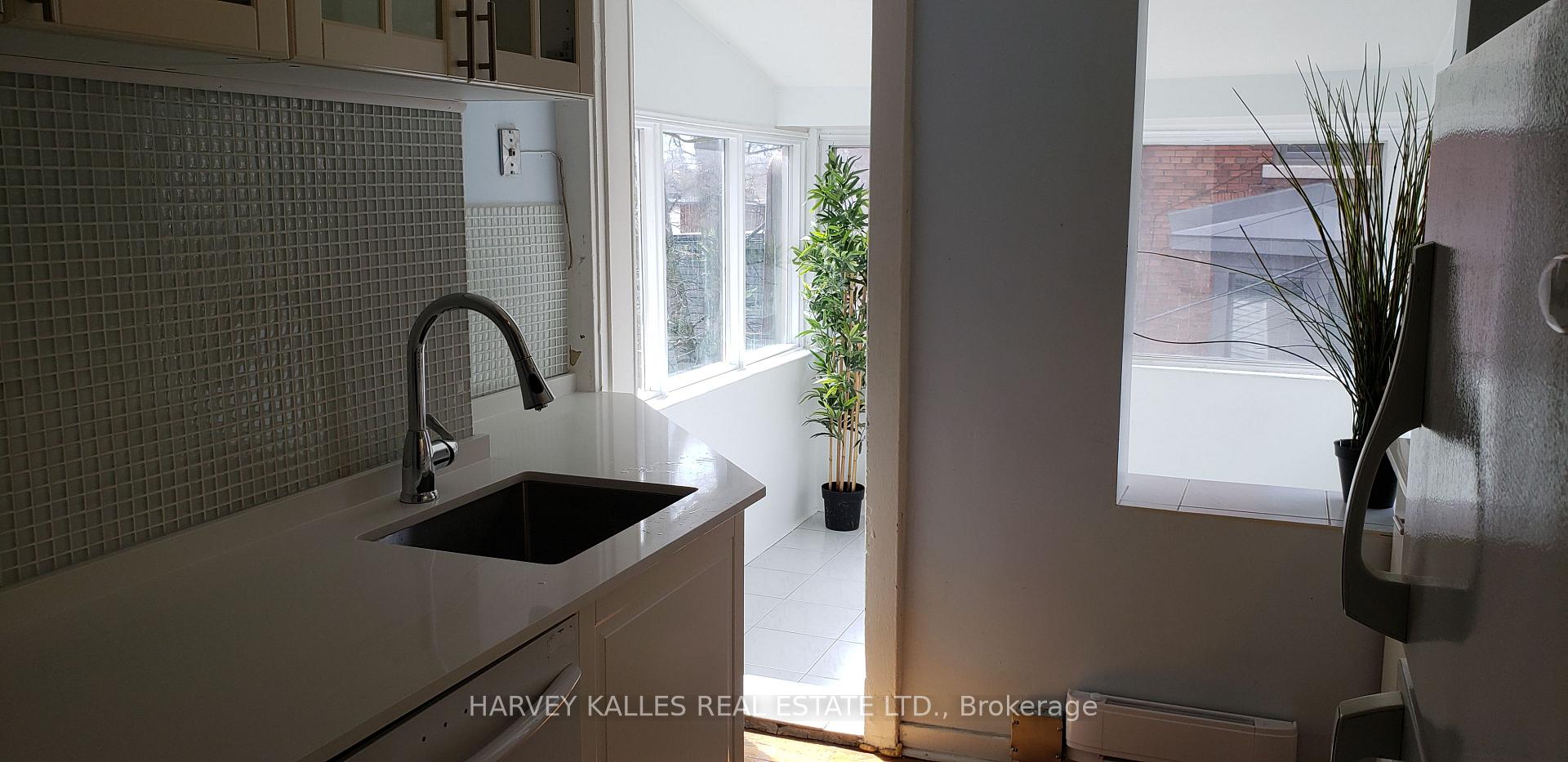 Photo 11 of Unit Upper, 4 Marchmount Road, Toronto, Wychwood — HOMEH