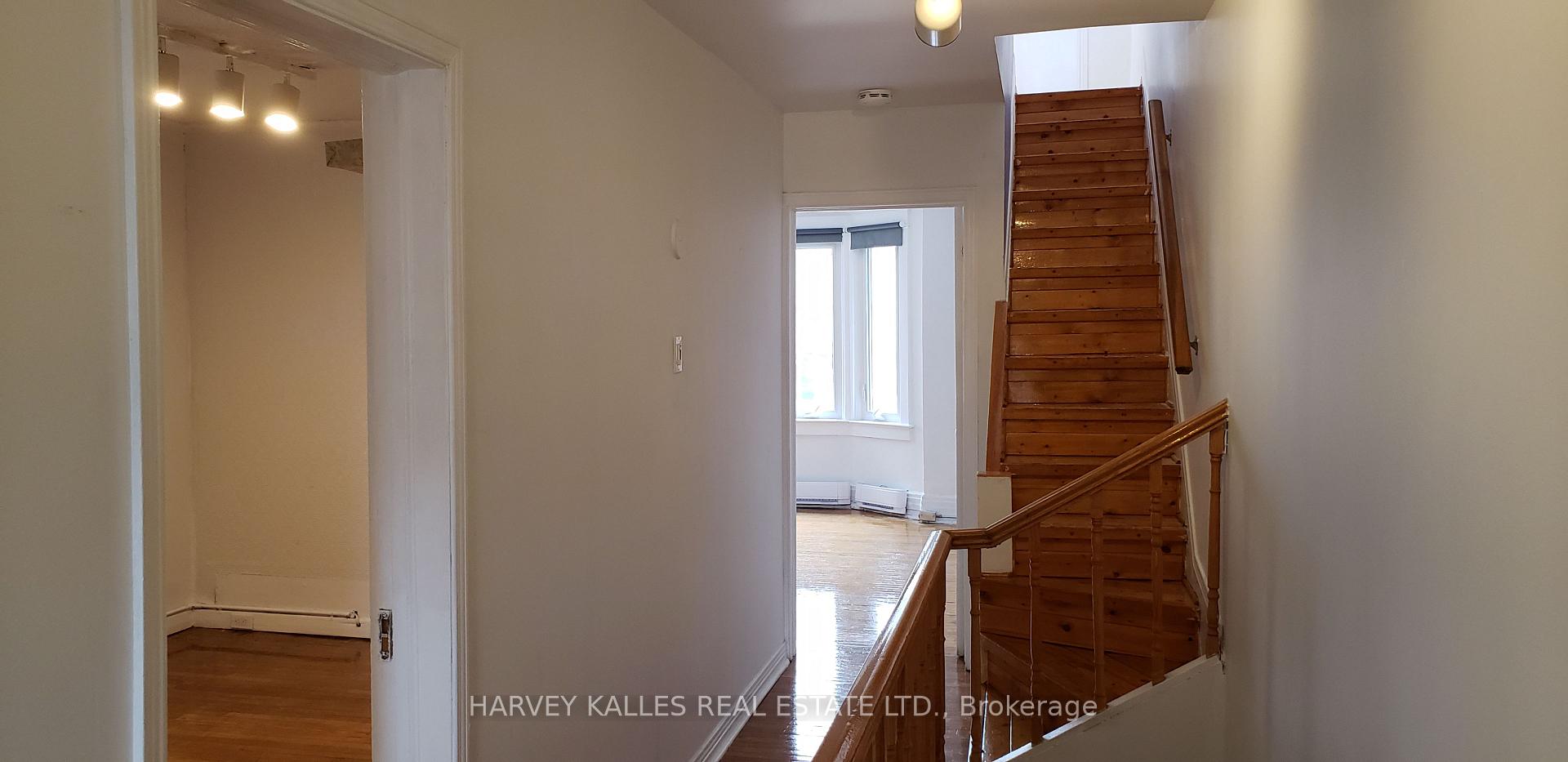 Photo 13 of Unit Upper, 4 Marchmount Road, Toronto, Wychwood — HOMEH