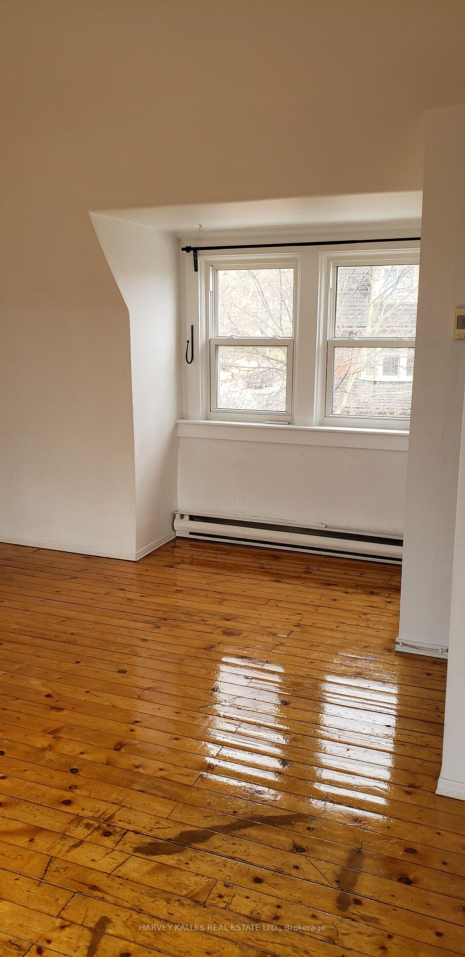 Photo 17 of Unit Upper, 4 Marchmount Road, Toronto, Wychwood — HOMEH