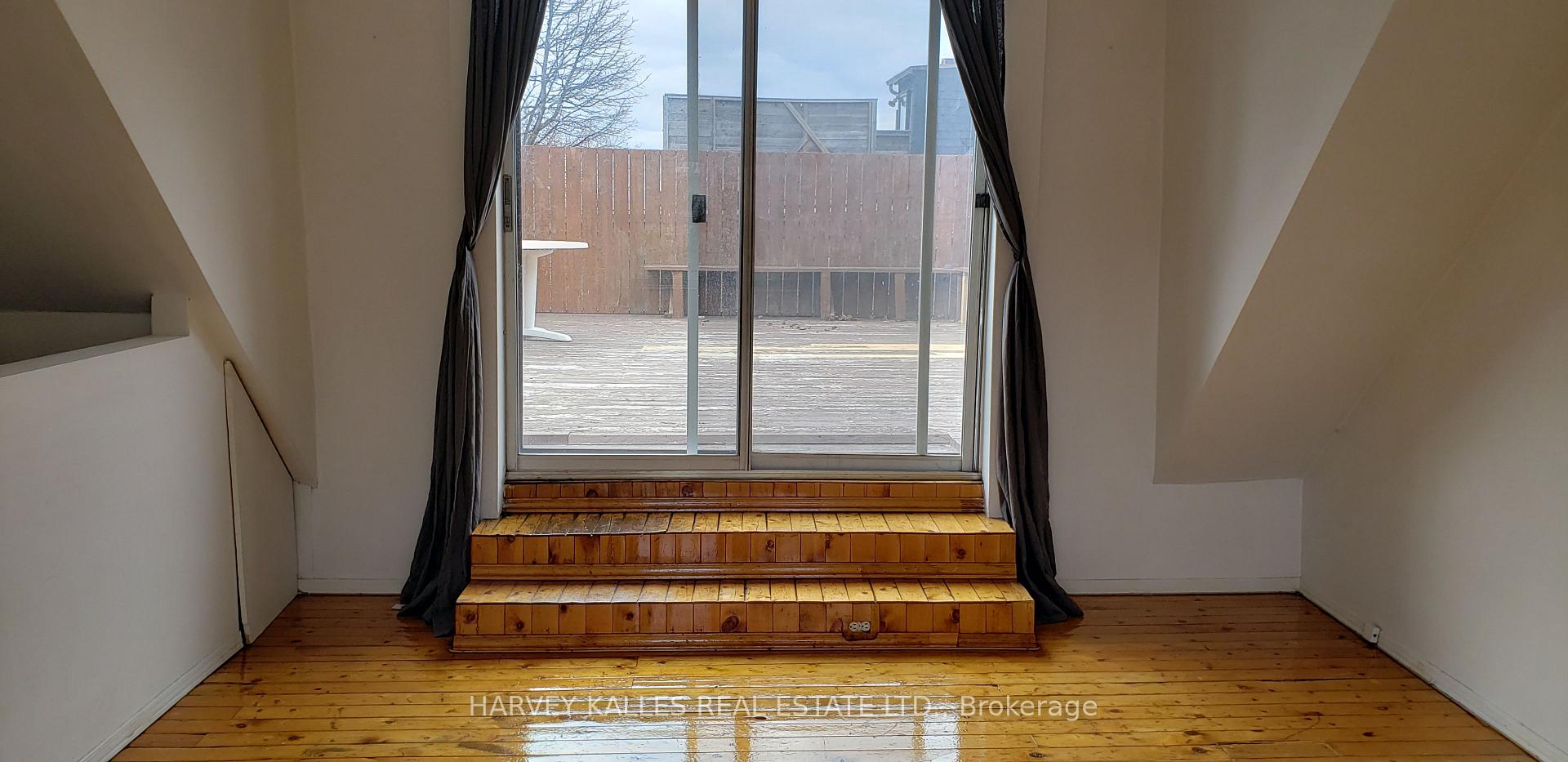 Photo 22 of Unit Upper, 4 Marchmount Road, Toronto, Wychwood — HOMEH