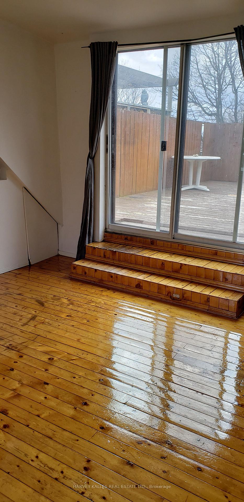 Photo 23 of Unit Upper, 4 Marchmount Road, Toronto, Wychwood — HOMEH