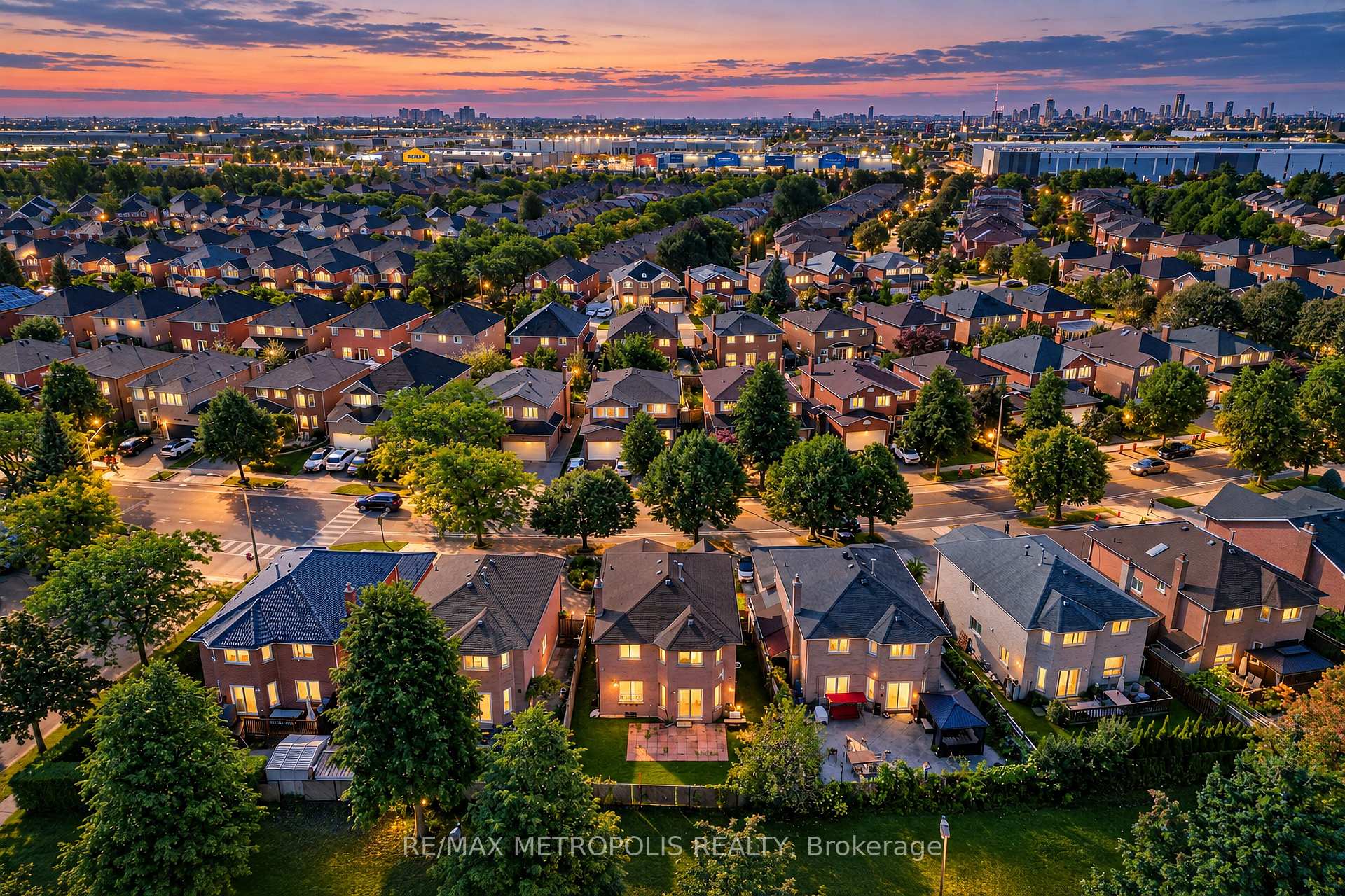 Photo 4 of 214 Elson Street, Markham, Middlefield — HOMEH