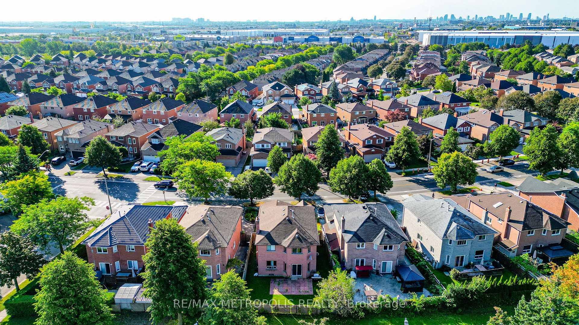 Photo 8 of 214 Elson Street, Markham, Middlefield — HOMEH