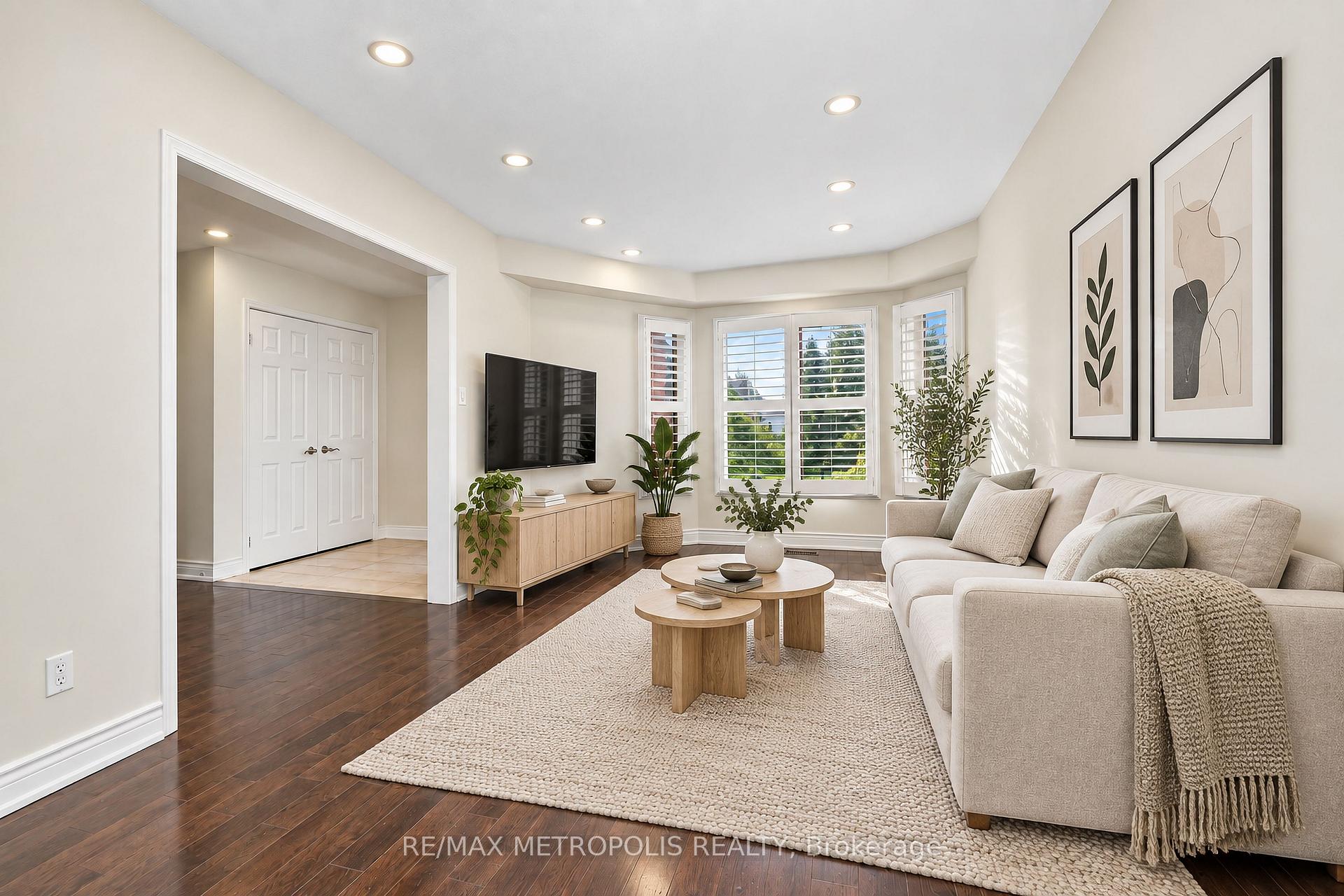 Photo 10 of 214 Elson Street, Markham, Middlefield — HOMEH