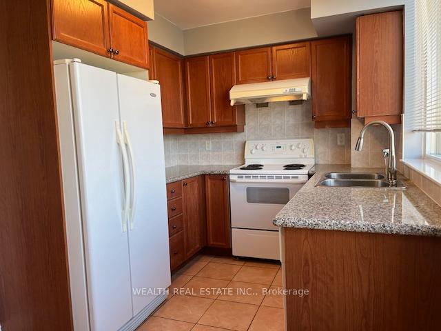 Photo 6 of Unit 2002, 78 Harrison Garden Boulevard, North York, Willowdale East — HOMEH