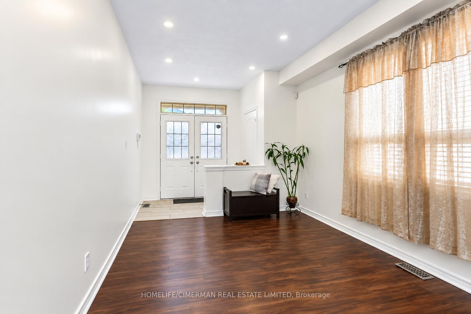 Photo 9 of 7 Okanagan Drive, Brampton, Sandringham-Wellington — HOMEH