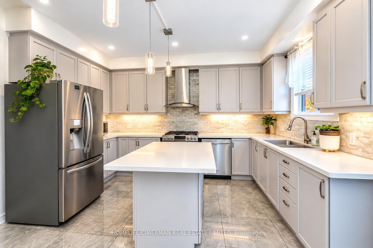 Photo 12 of 7 Okanagan Drive, Brampton, Sandringham-Wellington — HOMEH