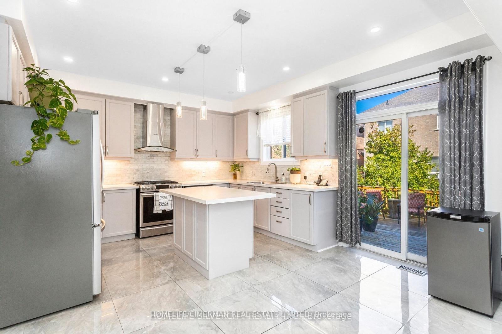 Photo 36 of 7 Okanagan Drive, Brampton, Sandringham-Wellington — HOMEH