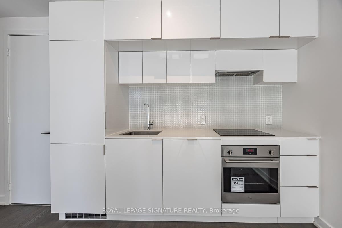 Photo 4 of Unit 615, 185 Roehampton Avenue, Toronto, Mount Pleasant West — HOMEH