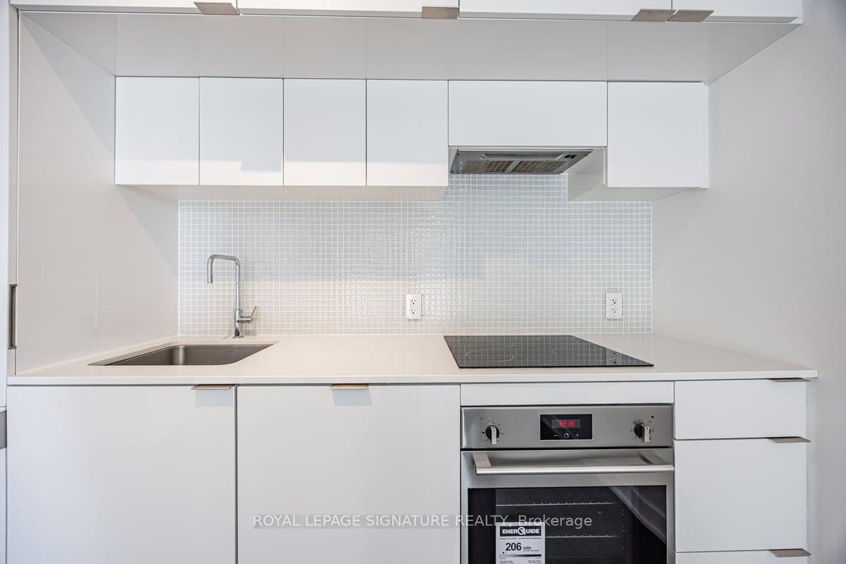 Photo 5 of Unit 615, 185 Roehampton Avenue, Toronto, Mount Pleasant West — HOMEH