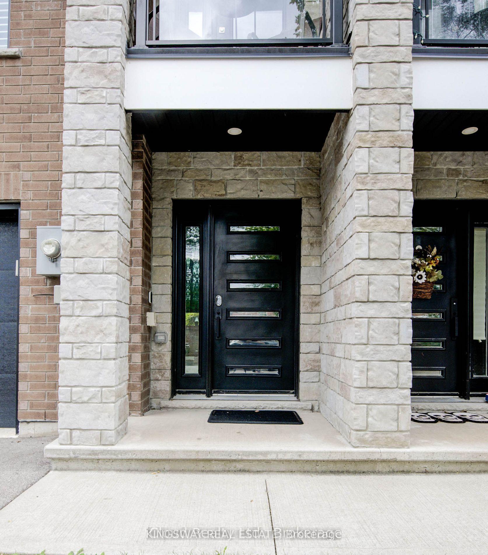 Photo 3 of 33 Jarvis Street, Brantford, Holmedale — HOMEH