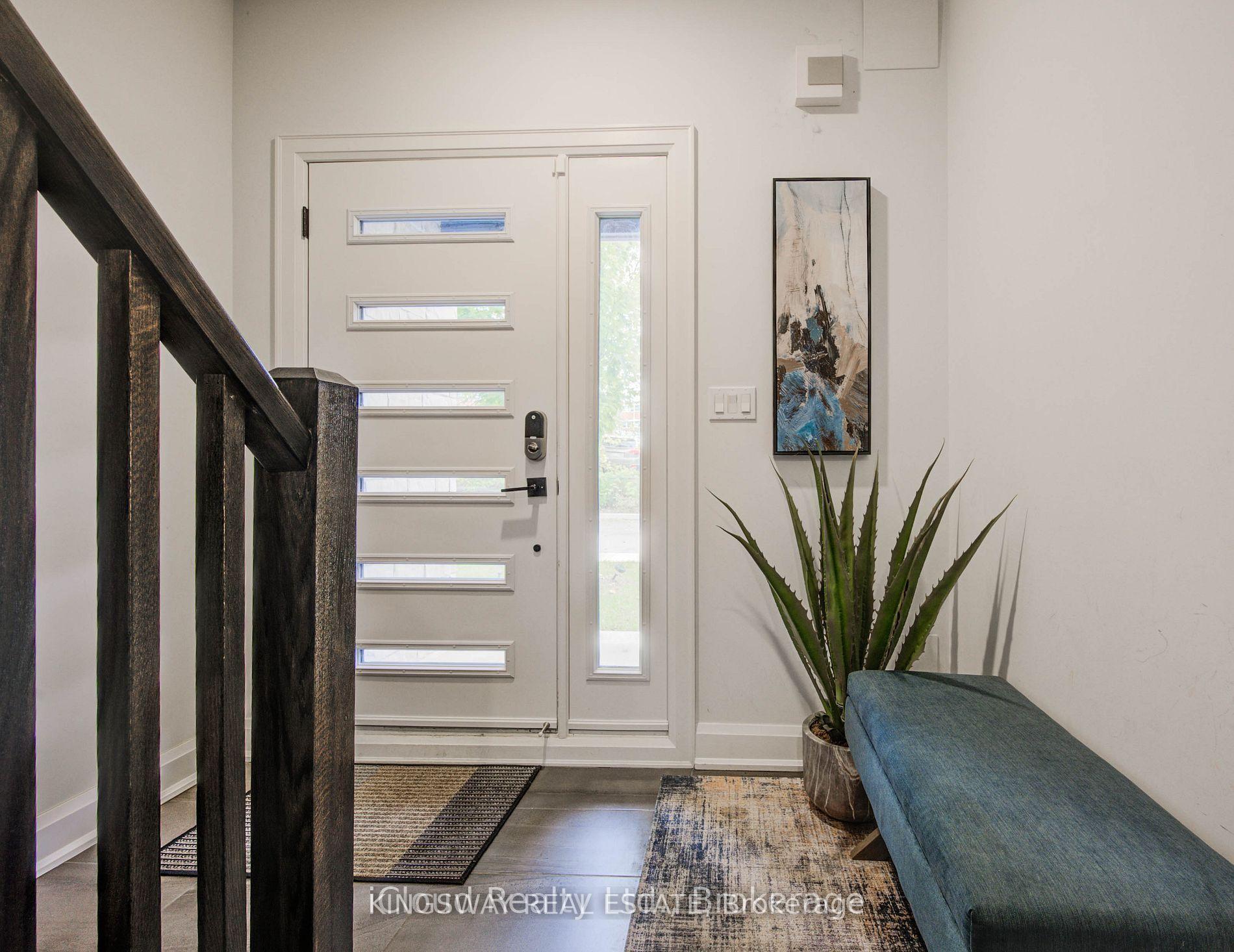 Photo 4 of 33 Jarvis Street, Brantford, Holmedale — HOMEH
