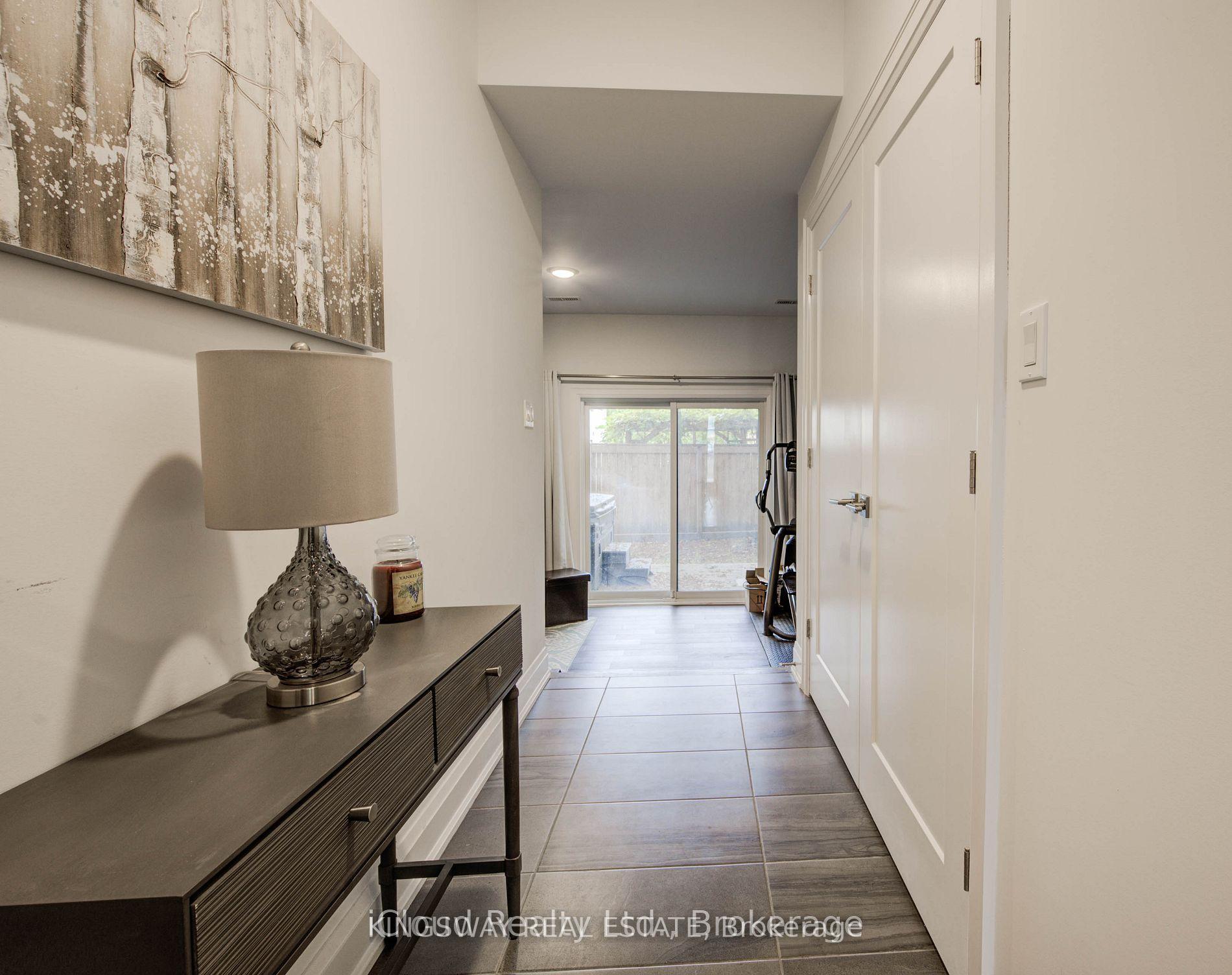 Photo 6 of 33 Jarvis Street, Brantford, Holmedale — HOMEH