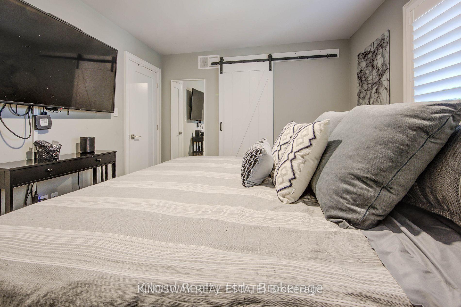 Photo 29 of 33 Jarvis Street, Brantford, Holmedale — HOMEH
