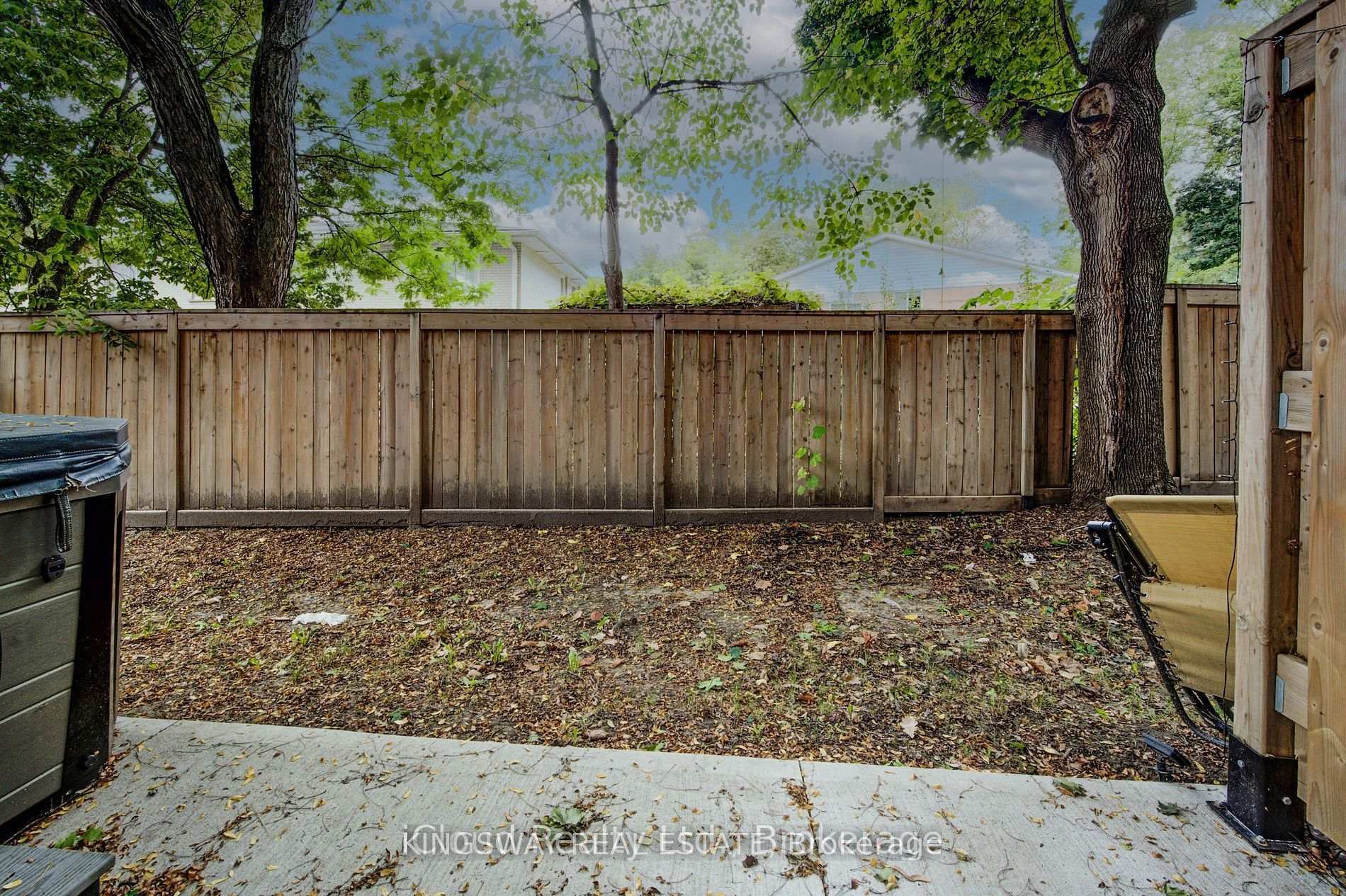 Photo 38 of 33 Jarvis Street, Brantford, Holmedale — HOMEH