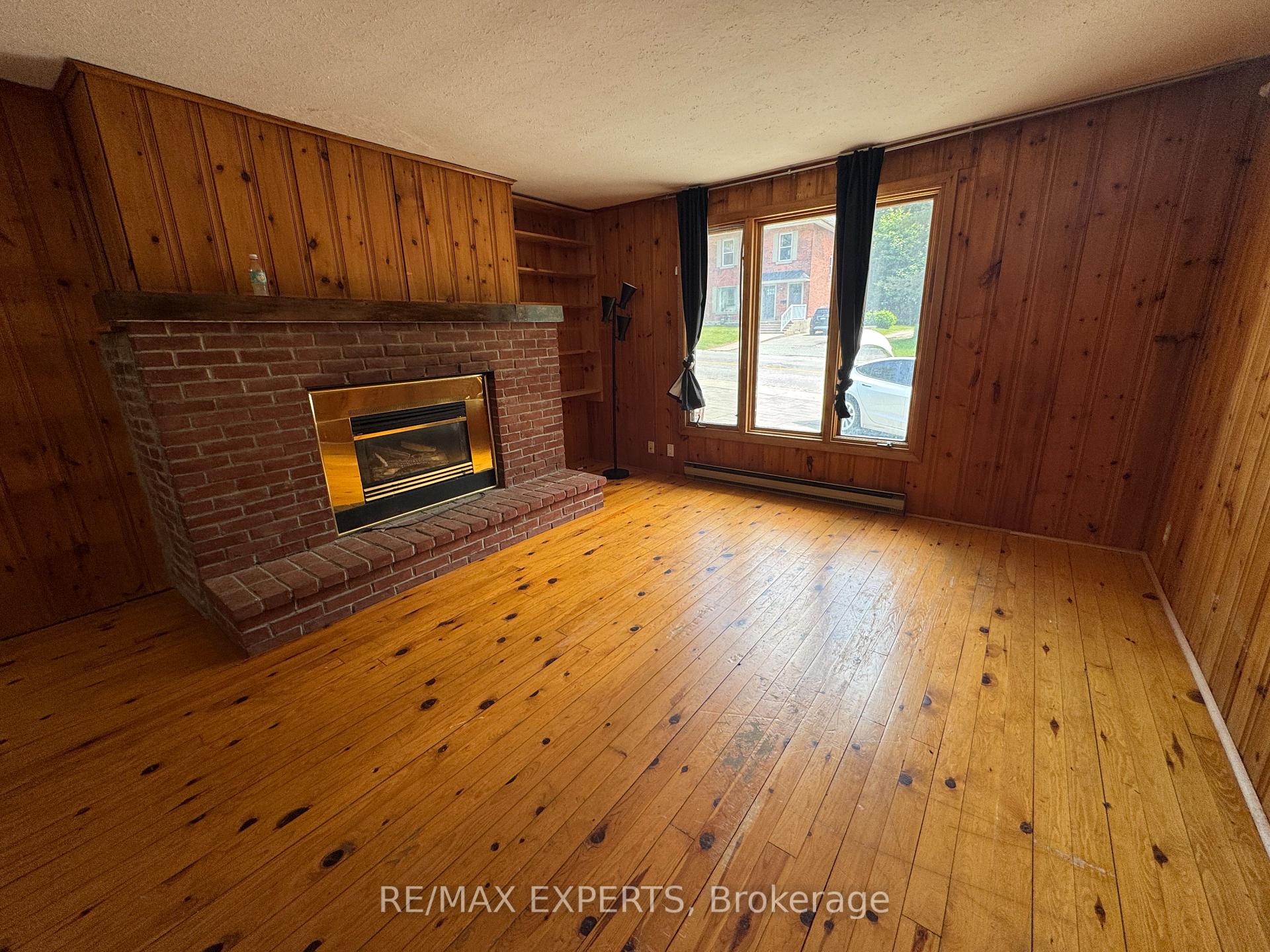 Photo 3 of 418 Dominion Avenue, Midland — HOMEH